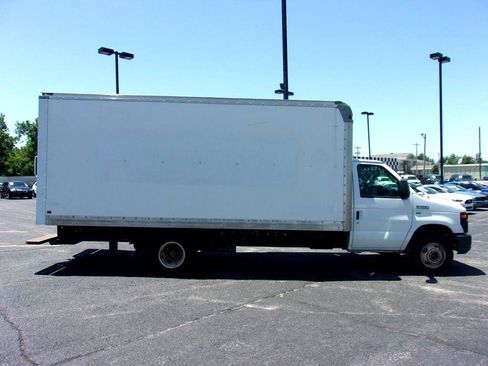 Used 2014 Ford E-350 and Econoline 350 Super Duty image 4
