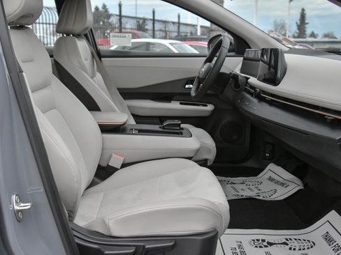 Used 2024 Nissan Ariya AWD image 48
