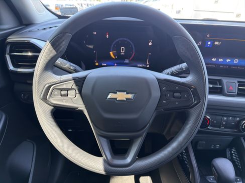 Used 2024 Chevrolet TrailBlazer LS FWD image 18