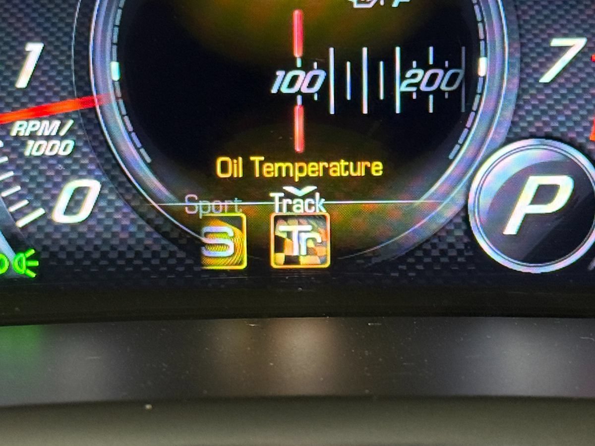 Used 2015 Chevrolet Corvette Stingray Coupe w/ 2LT Preferred Equipment Group RWD image 21