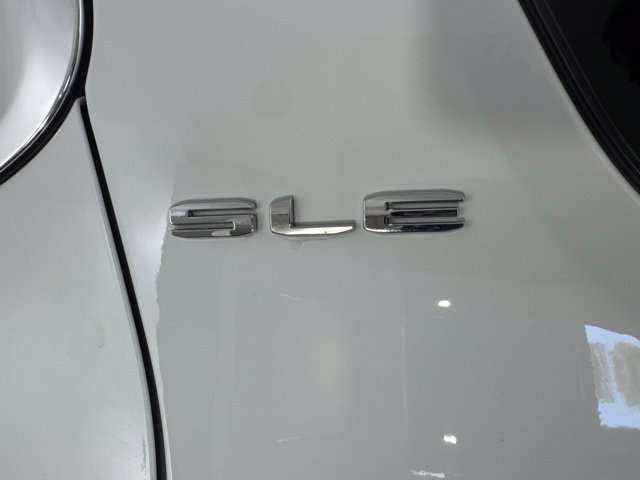 Used 2023 GMC Acadia SLE FWD image 50