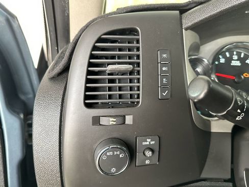 Used 2010 Chevrolet Silverado 1500 LT w/ Texas Edition image 19