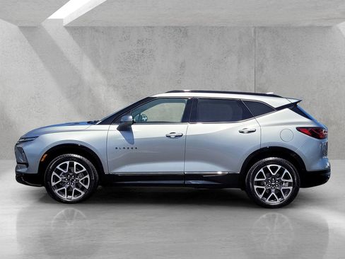 Used 2023 Chevrolet Blazer RS w/ Enhanced Convenience Package FWD image 7