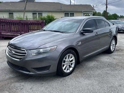 Used 2014 Ford Taurus SE FWD image 4