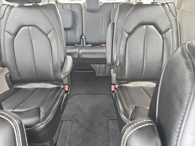 Certified 2024 Chrysler Pacifica Touring-L FWD image 37