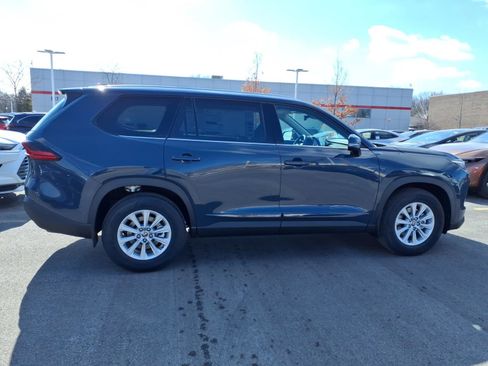 Used 2026 Toyota Grand Highlander AWD image 8