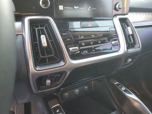 Certified 2021 Kia Sorento S image 21