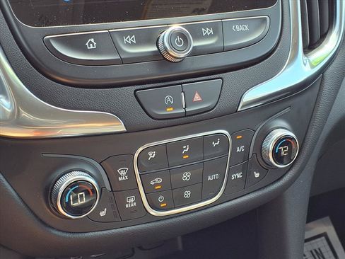 Used 2022 Chevrolet Equinox LT AWD/4WD image 8