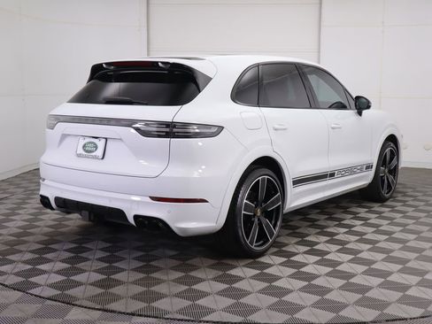 Used 2023 Porsche Cayenne Platinum Edition image 5