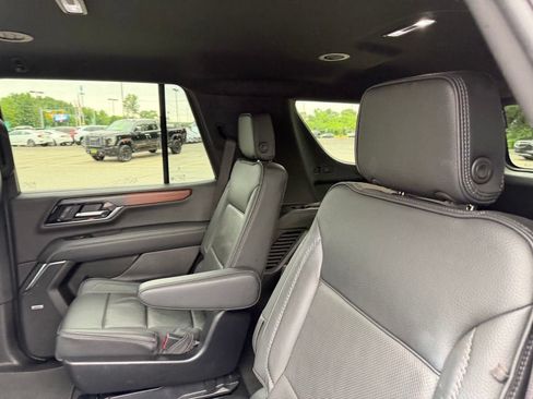 Certified 2025 GMC Yukon Denali AWD/4WD image 9