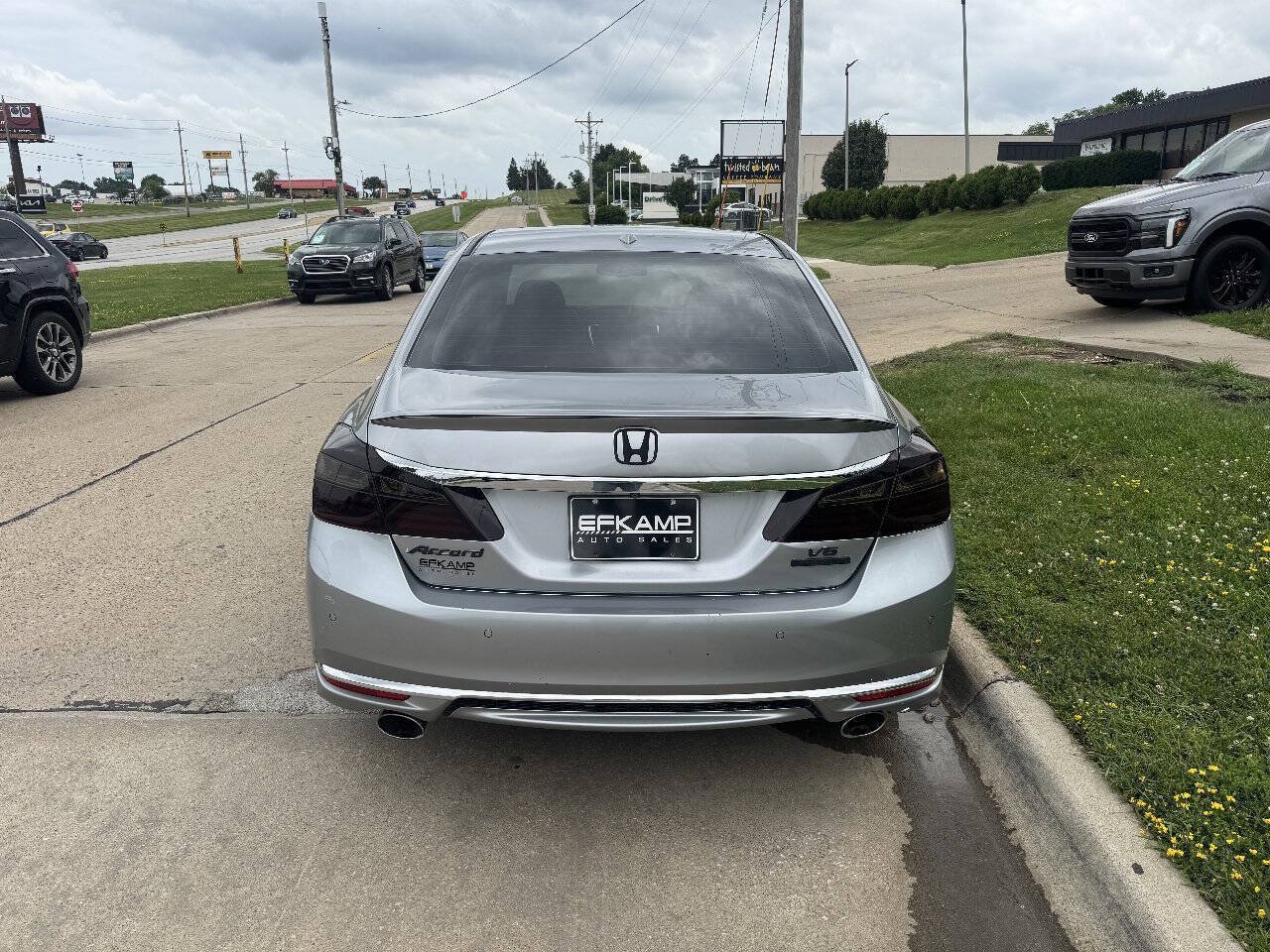 Used 2016 Honda Accord Touring image 4