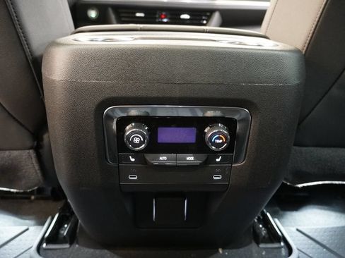 New 2026 Chevrolet Tahoe Z71 w/ Comfort Package AWD/4WD image 34