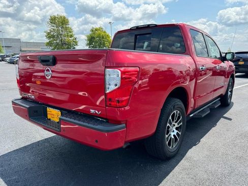 Used 2020 Nissan Titan SV w/ SV Convenience Package RWD image 3