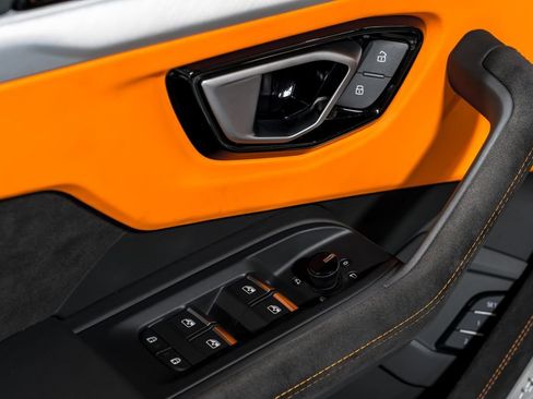 Used 2023 Lamborghini Urus S AWD/4WD image 10