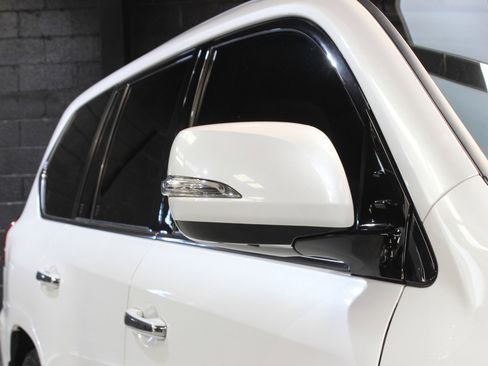 Used 2019 Lexus LX 570 4WD image 14