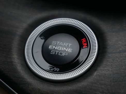 New 2025 Jeep Grand Cherokee L Limited w/ Luxury Tech Group II image 20