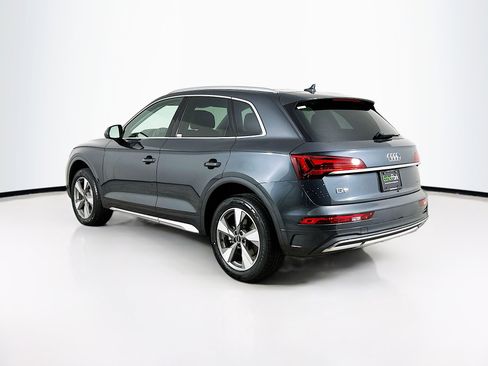 Used 2024 Audi Q5 Premium w/ Convenience Package image 5
