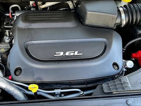Used 2018 Chrysler Pacifica Touring-L FWD image 28