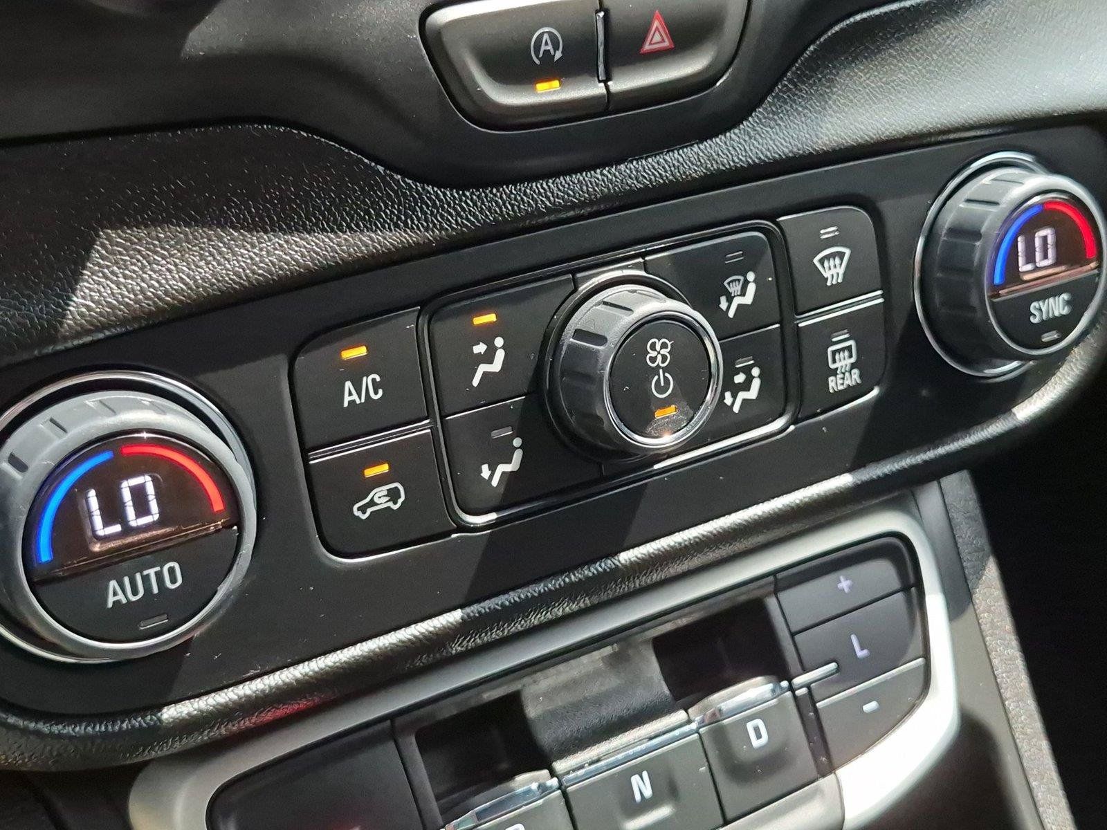Used 2024 GMC Terrain SLT AWD/4WD image 19