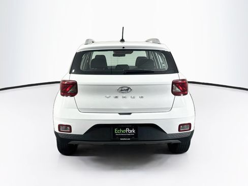 Used 2025 Hyundai Venue SEL FWD image 7