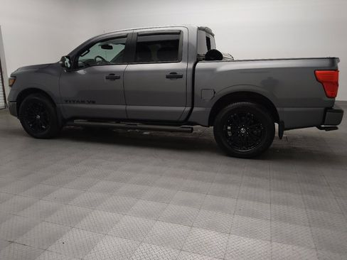 Used 2019 Nissan Titan SV w/ SV Convenience Package RWD image 3