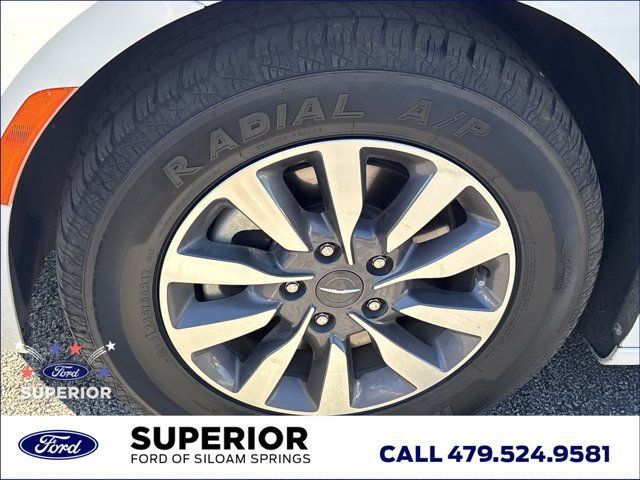 Used 2024 Chrysler Pacifica Limited FWD image 14