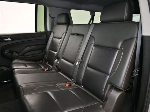 Used 2020 Chevrolet Suburban LT image 35