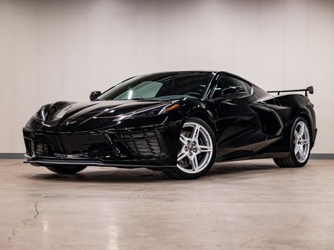 Used 2023 Chevrolet Corvette Stingray Coupe w/ Z51 Performance Package RWD image 18