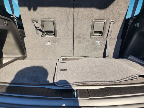 New 2025 Jeep Grand Cherokee L Laredo image 23