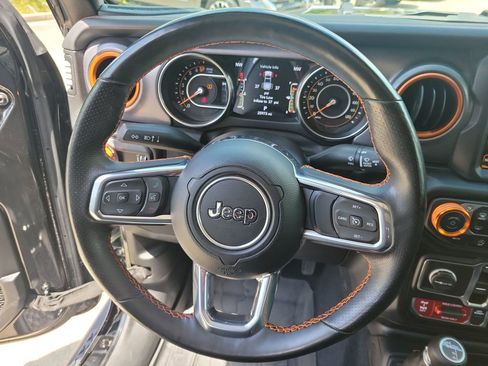 Used 2023 Jeep Gladiator Mojave w/ Cold Weather Group image 18