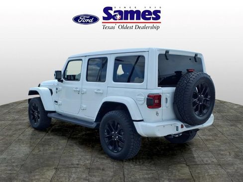 Used 2021 Jeep Wrangler Unlimited Sahara AWD/4WD image 5