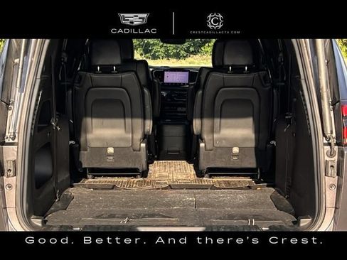 Used 2023 Chrysler Pacifica Touring-L w/ S Appearance Package FWD image 28