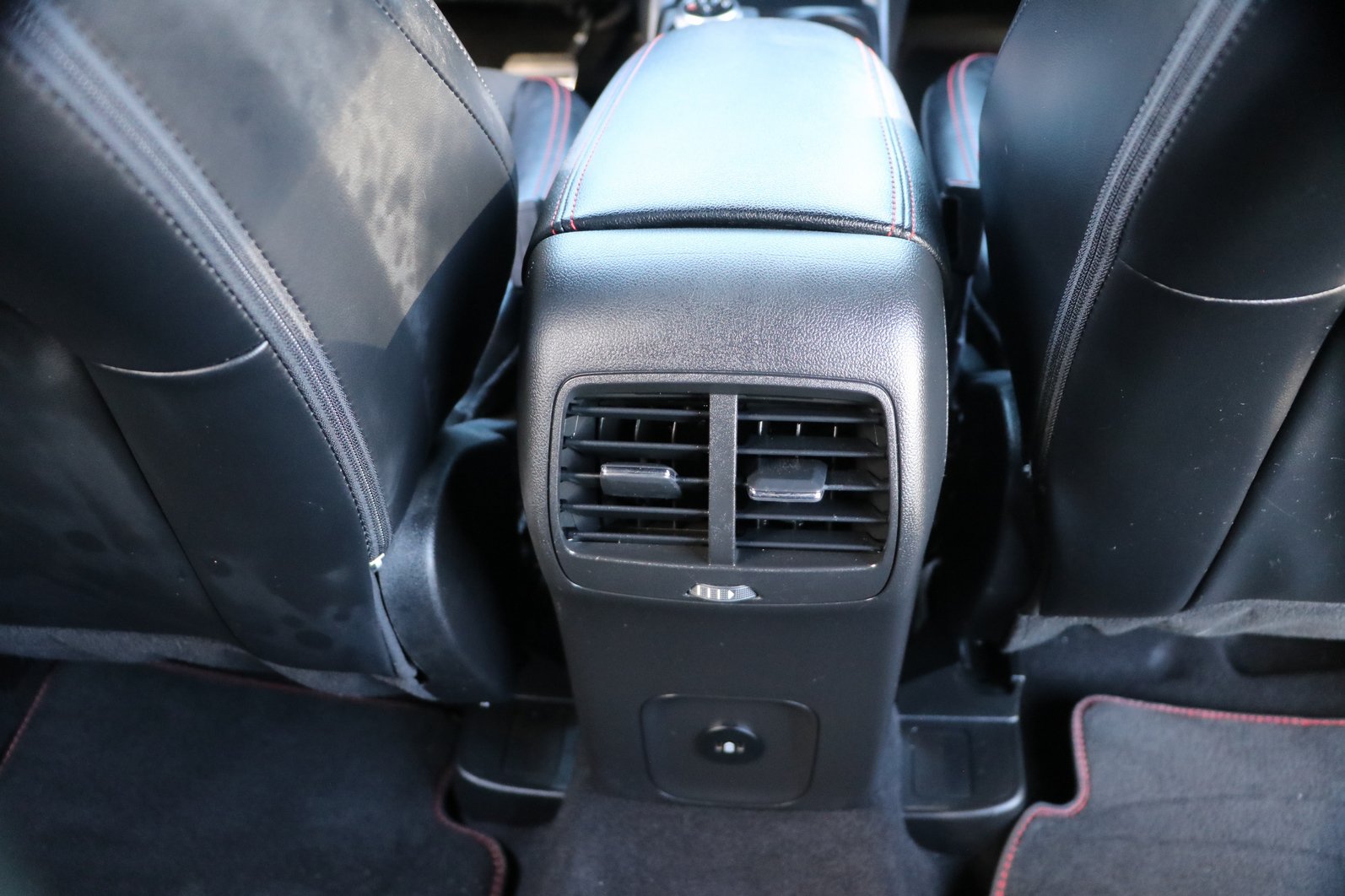 Used 2023 Ford Escape ST-Line w/ Tech Pack #1 FWD image 32