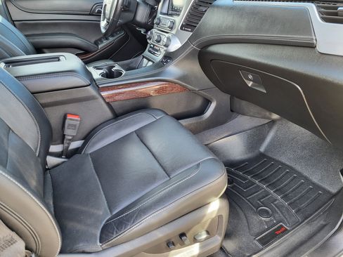 Used 2019 GMC Yukon XL SLT image 17