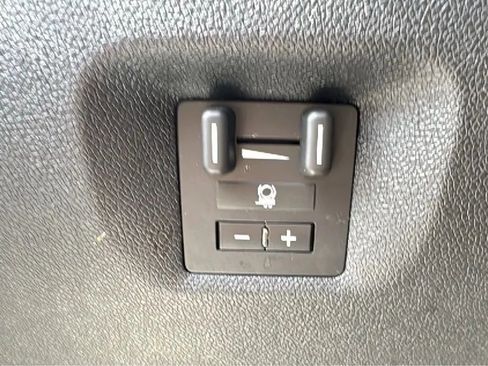 Used 2010 Chevrolet Tahoe LTZ image 25