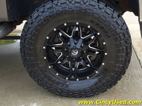 Used 2013 Chevrolet Silverado 2500 LT w/ Interior Plus Package AWD/4WD image 30