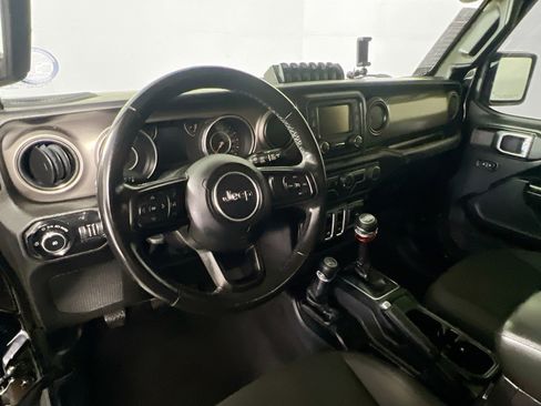 Used 2018 Jeep Wrangler Sport image 30