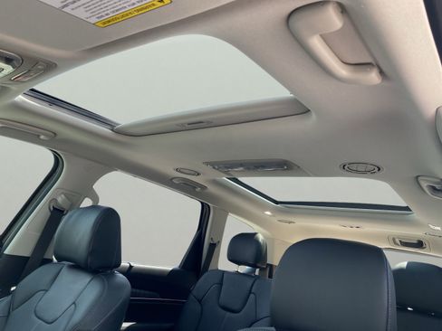 Certified 2025 Kia Telluride SX FWD image 16