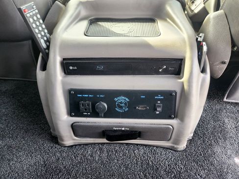 Used 2020 Chevrolet Express 2500 w/ Enhanced Convenience Package RWD image 51