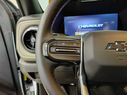 Used 2024 Chevrolet Colorado ZR2 w/ Technology Package AWD/4WD image 12