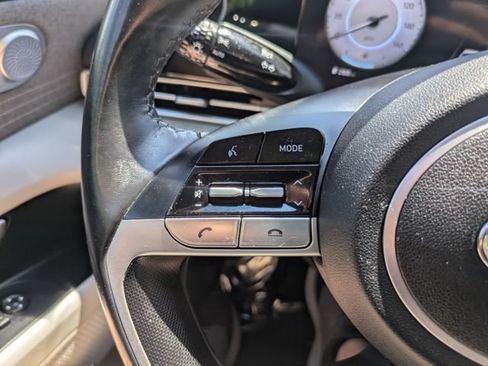 Used 2023 Hyundai Elantra Limited FWD image 21