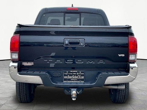 Used 2018 Toyota Tacoma SR5 image 4