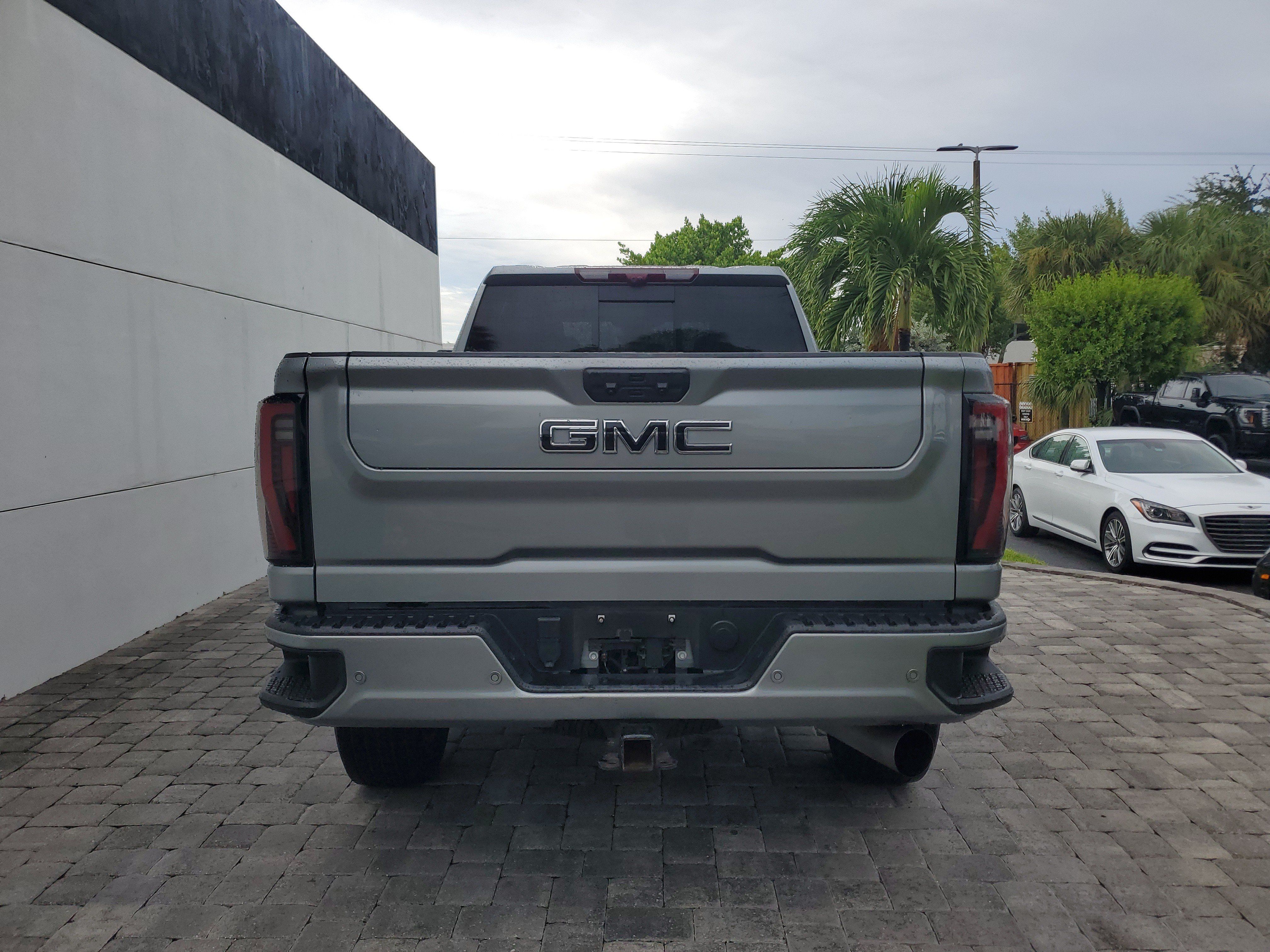 Used 2025 GMC Sierra 2500 AT4 w/ AT4 Premium Plus Package AWD/4WD image 5