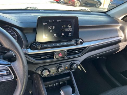 Used 2020 Kia Forte Sedan image 12