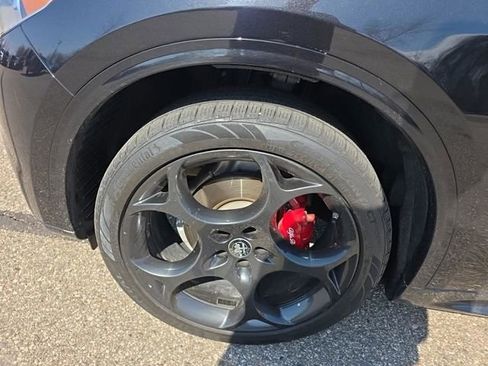 Used 2023 Alfa Romeo Stelvio Veloce image 19