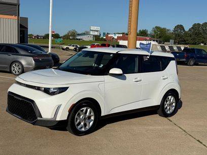 Used 2024 Kia Soul LX w/ Option Group 015