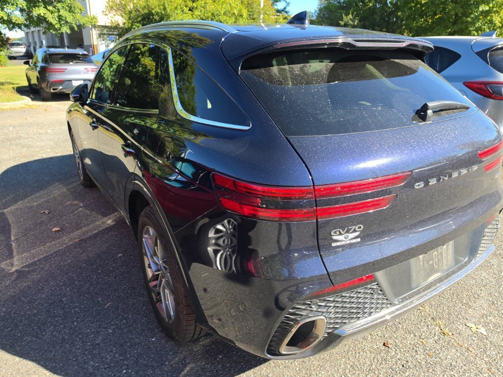 Used 2023 Genesis GV70 2.5T w/ Advanced Package AWD/4WD image 2