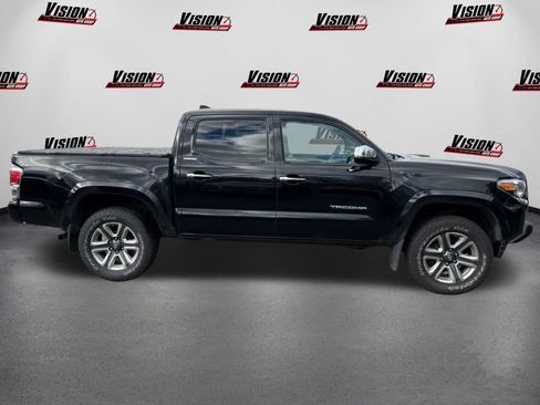 Used 2017 Toyota Tacoma Limited image 4