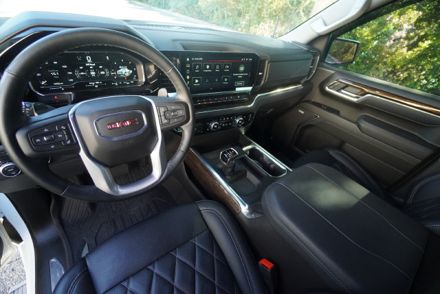 Used 2025 GMC Sierra 1500 Elevation w/ Preferred Package AWD/4WD image 26