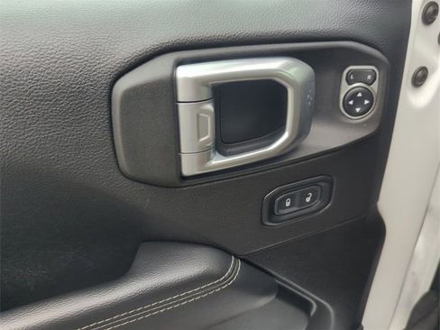 Used 2022 Jeep Wrangler Unlimited Sahara w/ Cold Weather Group image 13